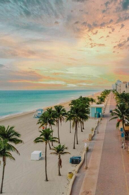 Hollywood Beach, Steps To The Beach, Pool מראה חיצוני תמונה